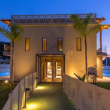 Costas Luxury - Athena's