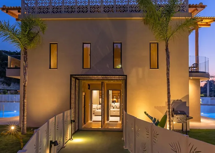 Costas Luxury - Athena's