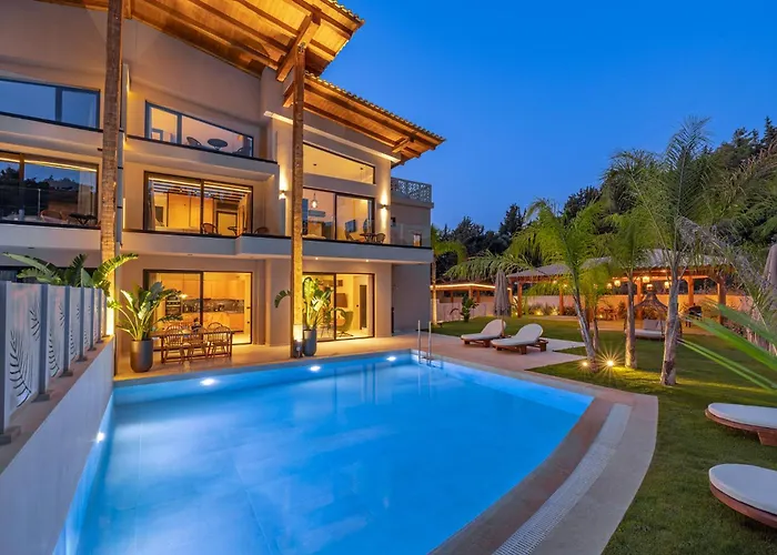 Costas Luxury - Athena's Вилла *